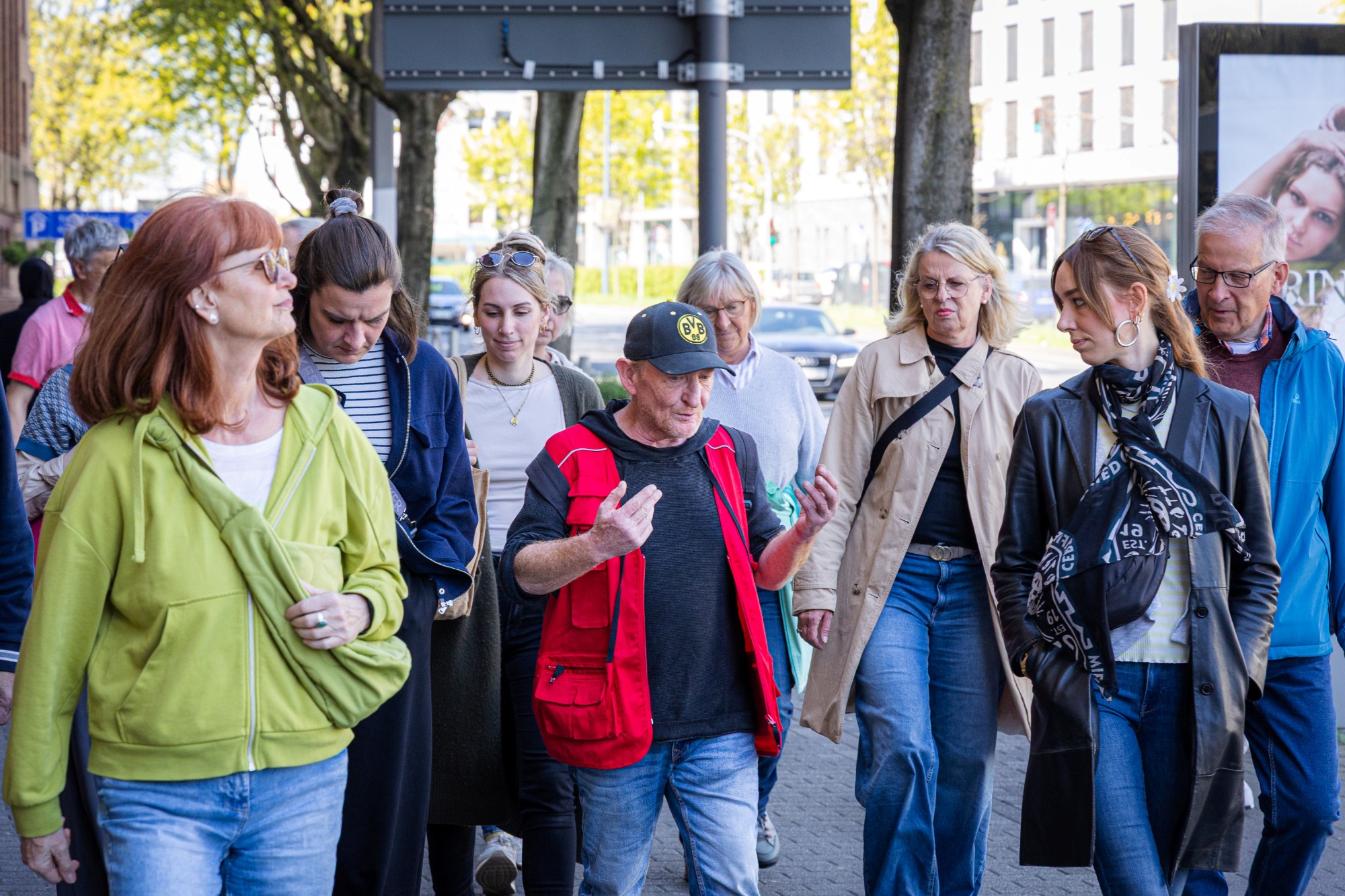 Menschen während einer Stadtführung vom Bodo e.V.