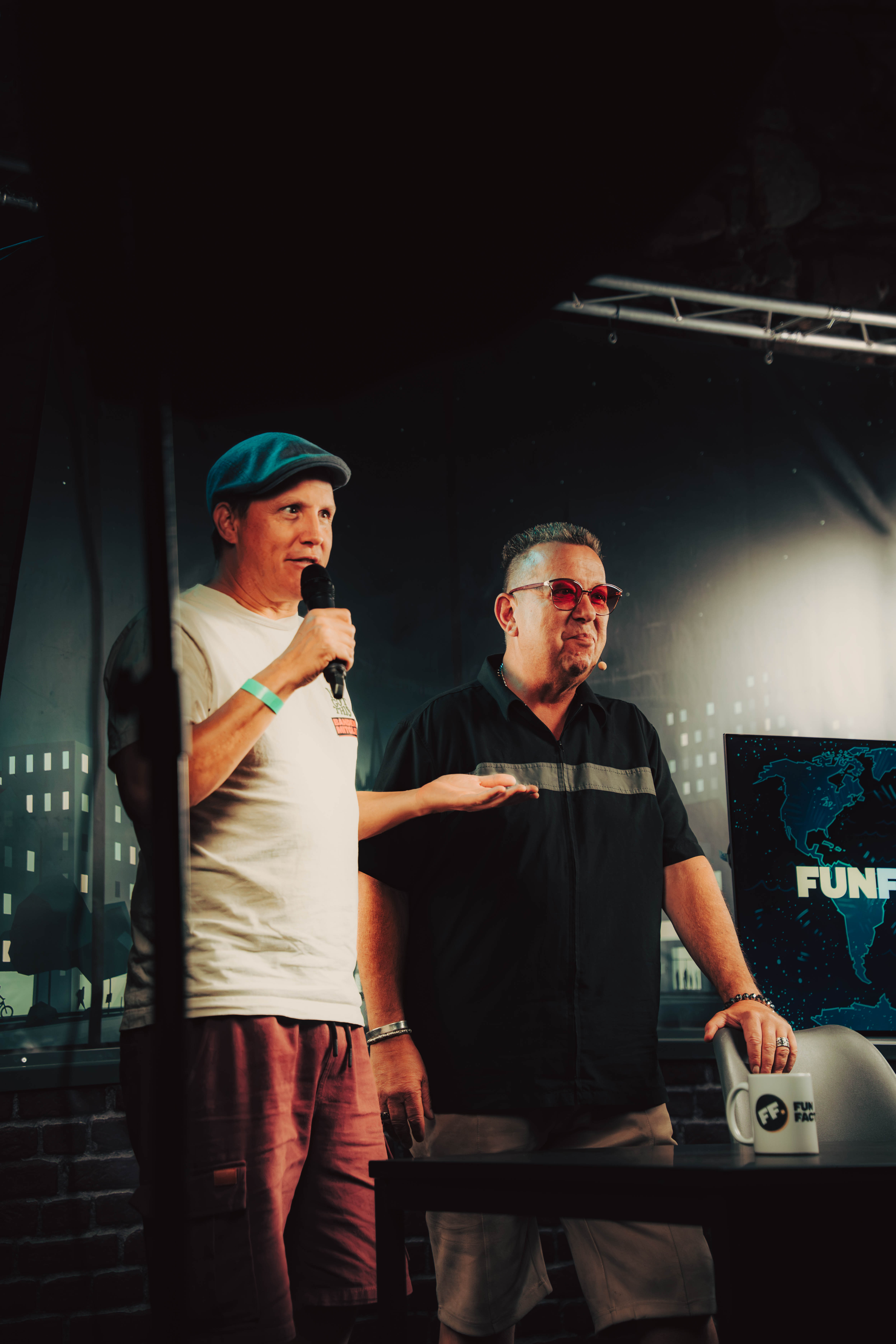 Sebastian23 und Sebastian Krumbiegel bei einer Aufzeichnung von Fun Facts