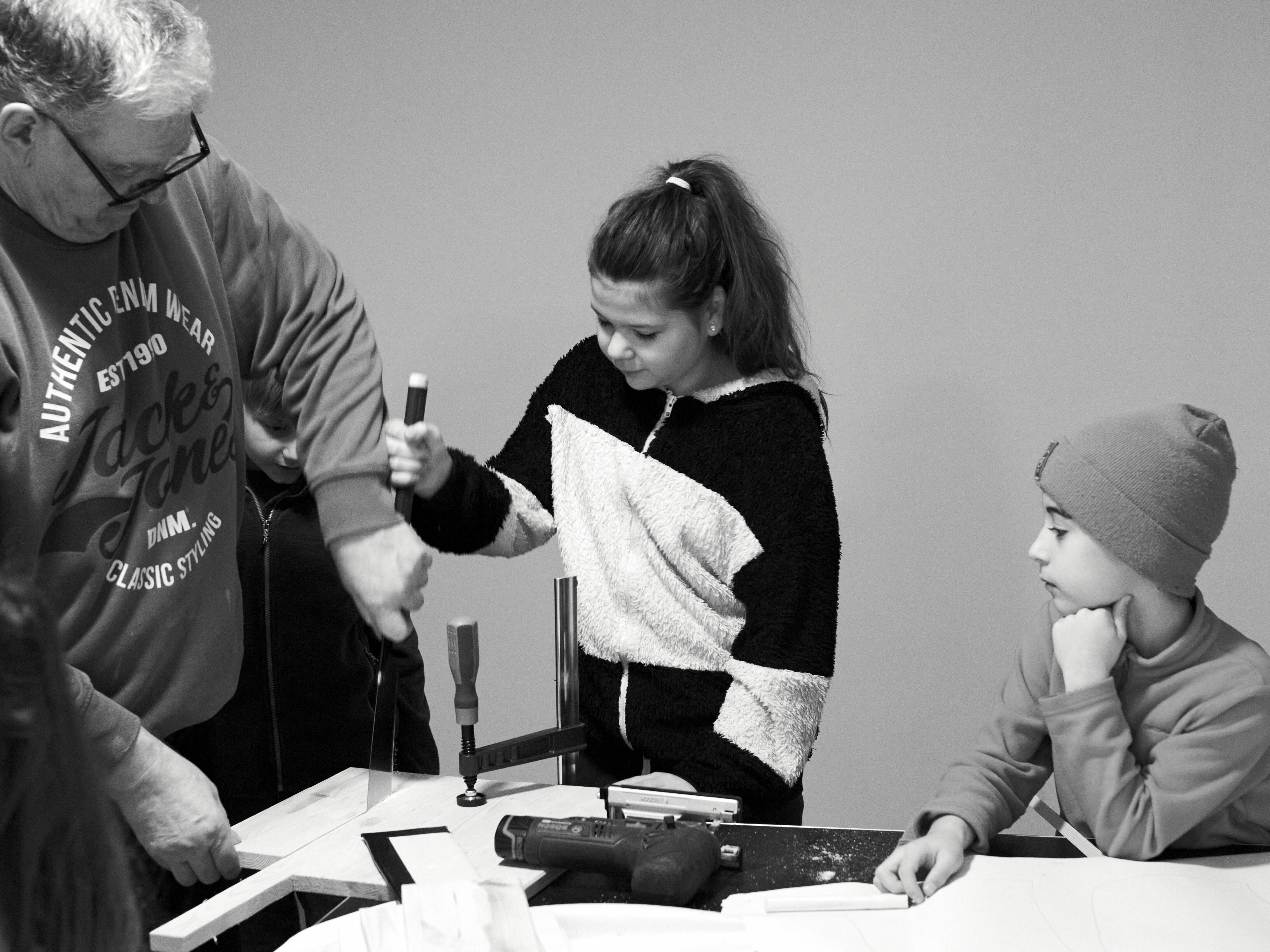 #Gefördert: Leimen und Knarzen – die Holzwerkstatt für Kinder